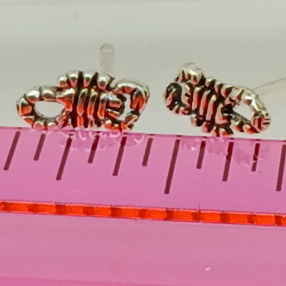 Vintage New-Old-Stock Sterling Silver 925 Scorpion Stud Earrings Scorpio Jewelry - Picture 11 of 16